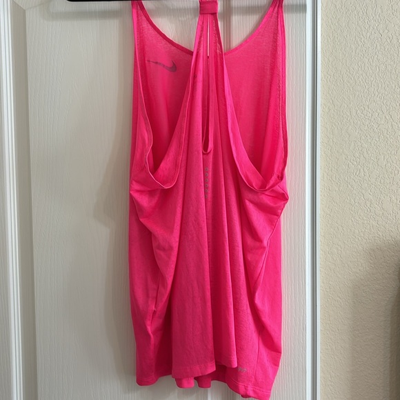 Sz XL. Nike workout top. - Picture 3 of 3